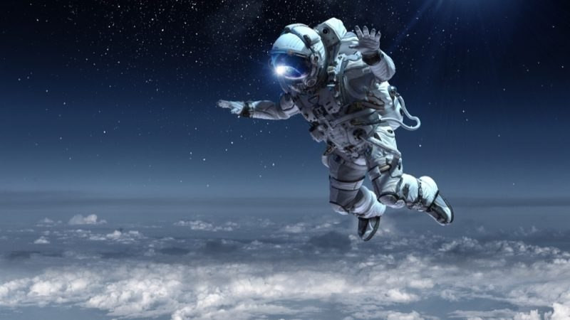10 أشياء مجنونة يتعين على رواد الفضاء القيام بها