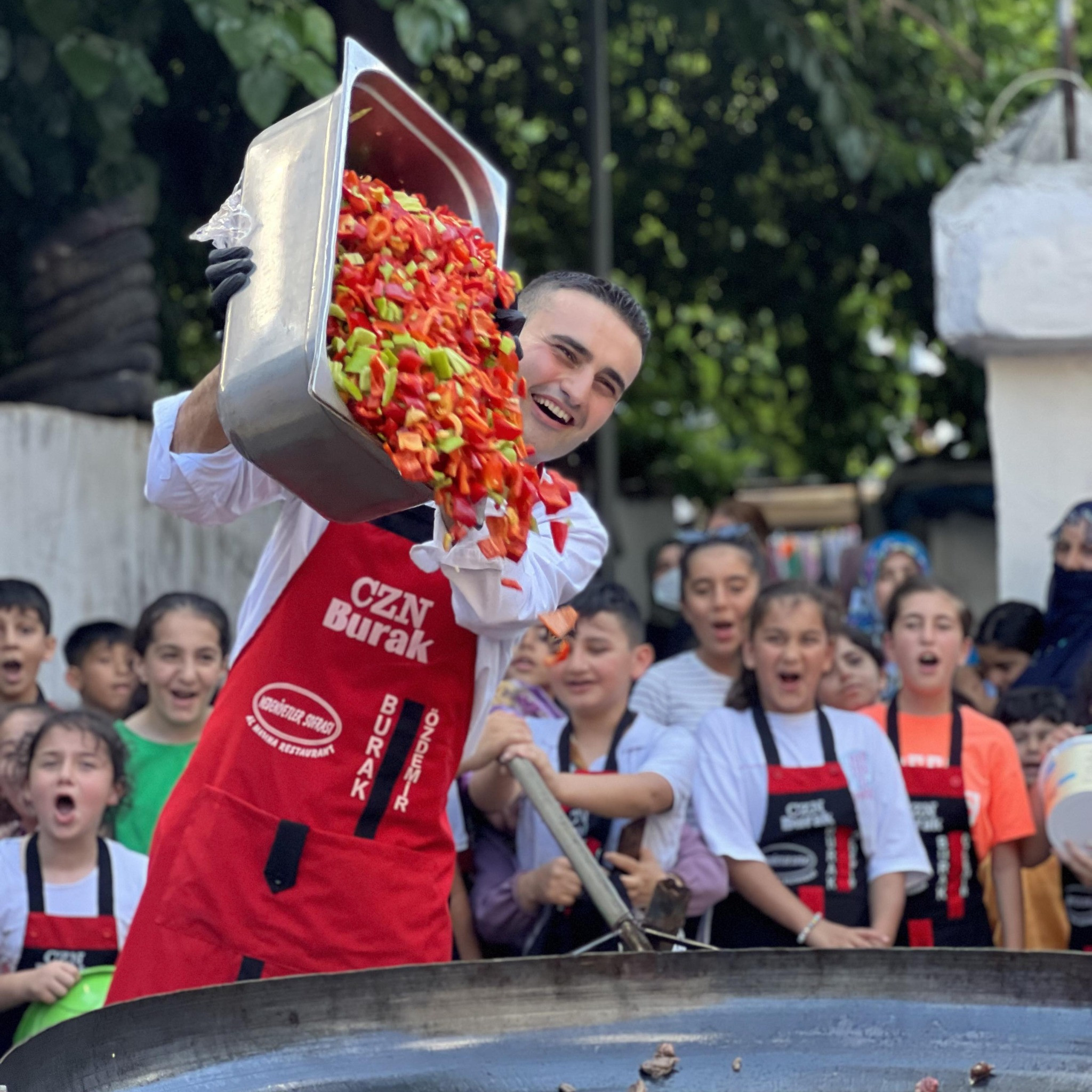 بالفيديو: أزمة الشيف بوراك تُفقده أفضل مهاراته أمام جمهوره